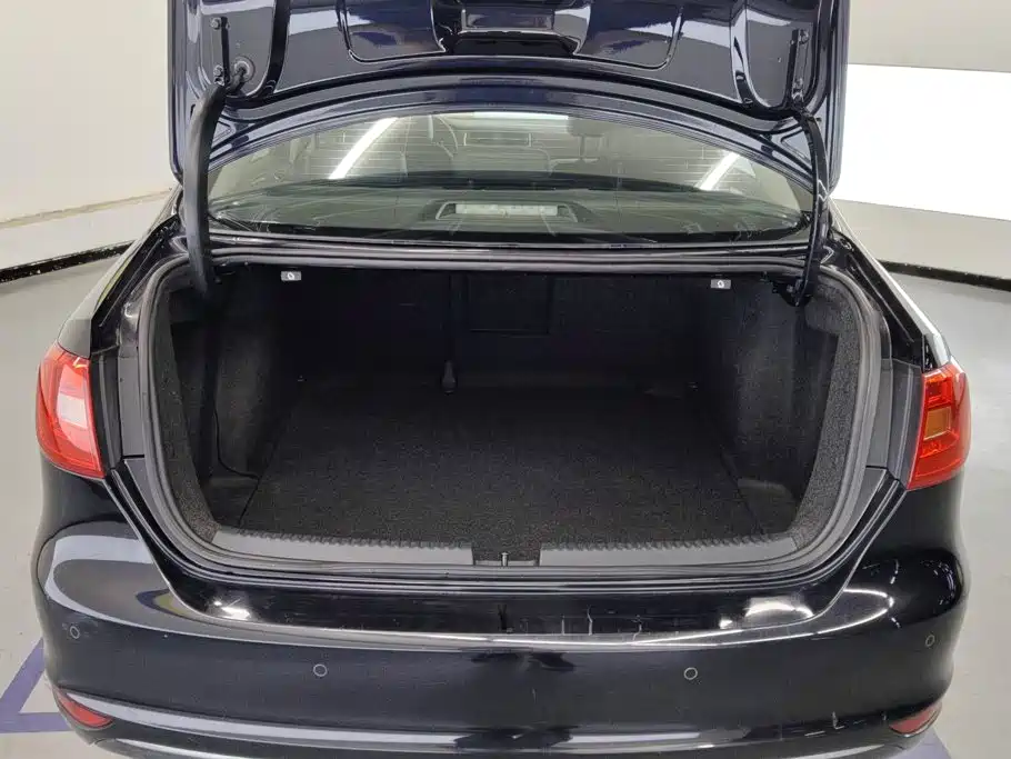 Volkswagen Sagitar — миниатюра 4
