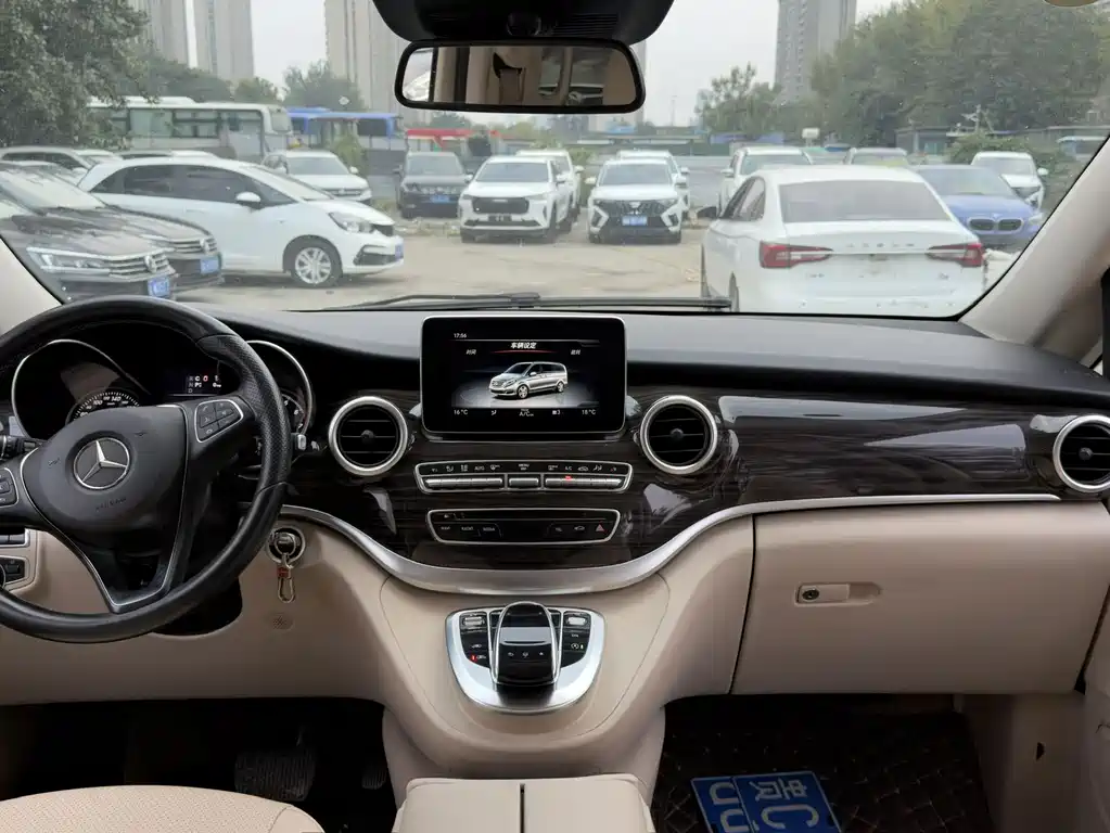 Mercedes-Benz V-Class — миниатюра 8