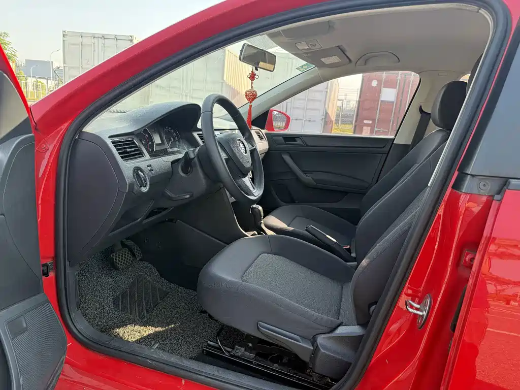 Skoda Rapid Spaceback — миниатюра 4