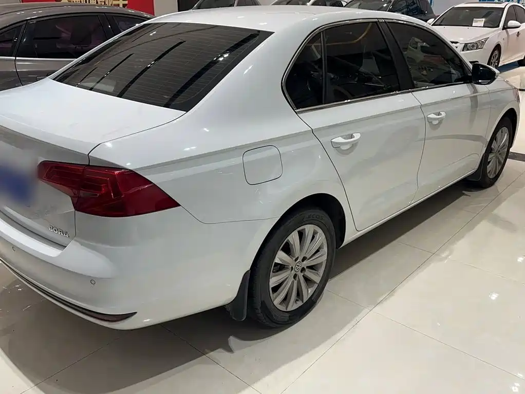 Volkswagen Bora — миниатюра 5