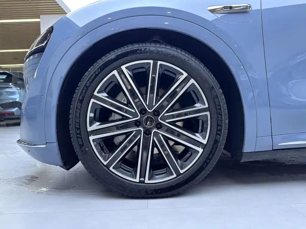 AITO WISDOM WORLD R7