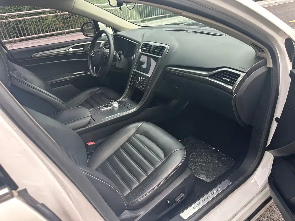 Ford Mondeo — миниатюра 7