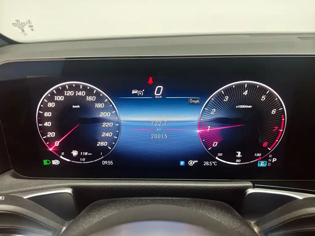 Mercedes-Benz GLB — миниатюра 17