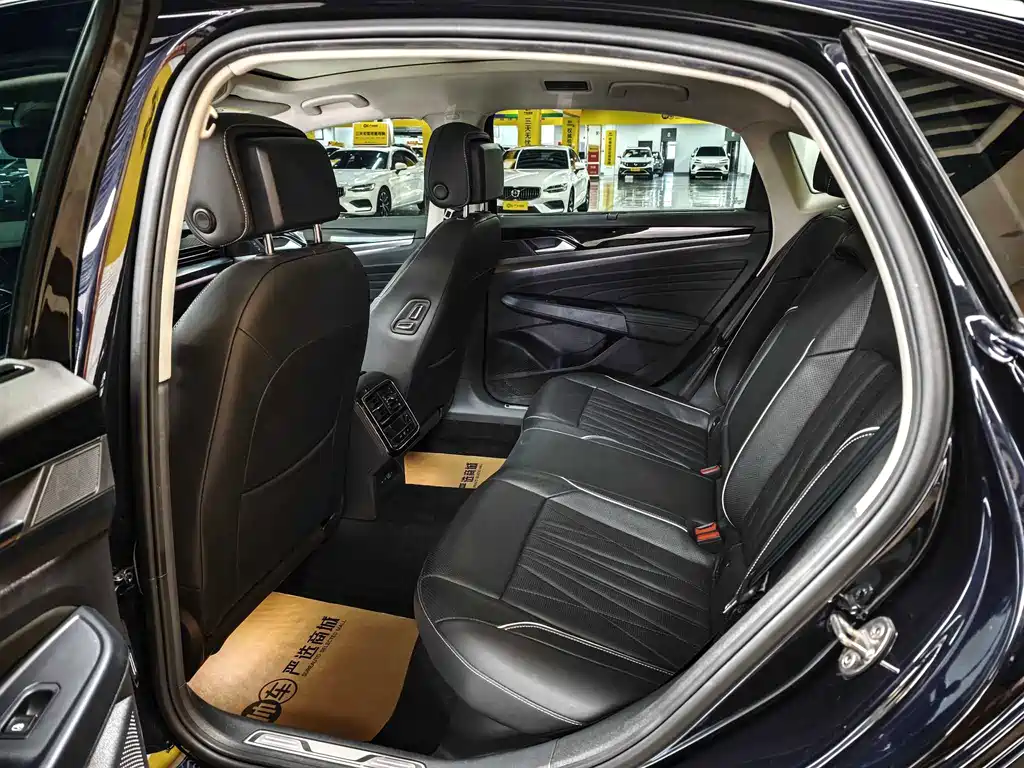 Volkswagen Passat — миниатюра 8