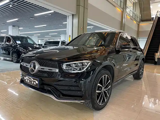 MERCEDES-BENZ GLC