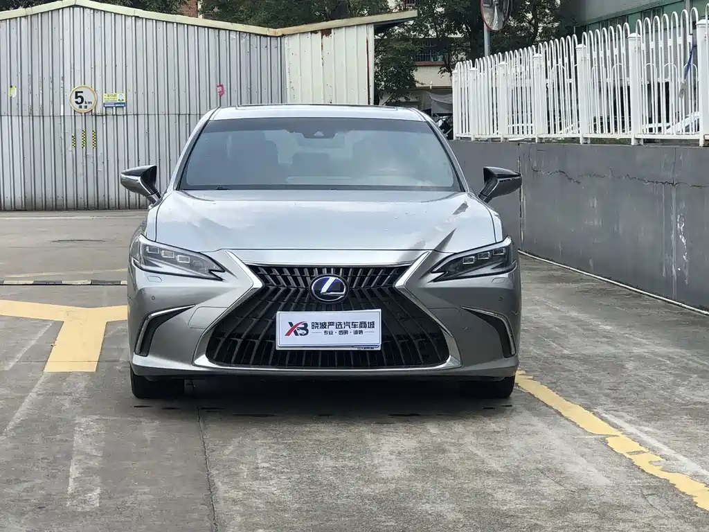Lexus ES — миниатюра 2