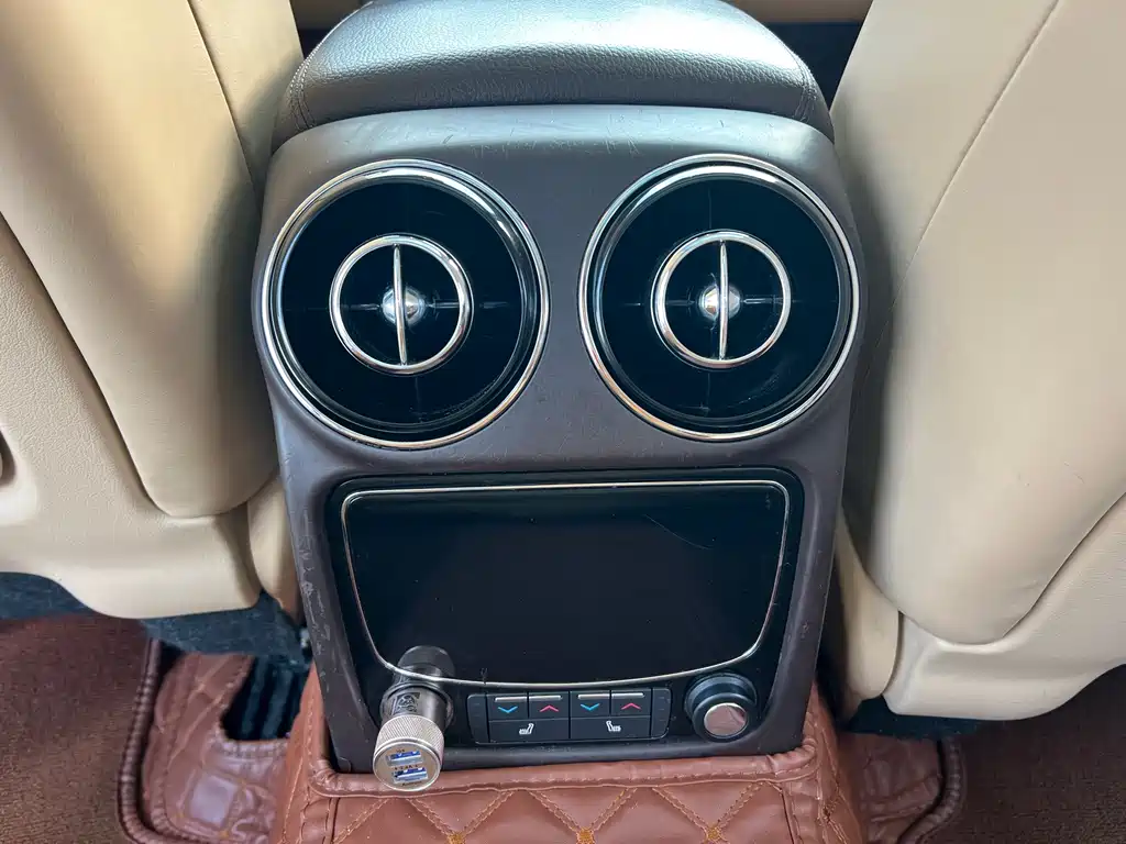 Jaguar XJ — миниатюра 15