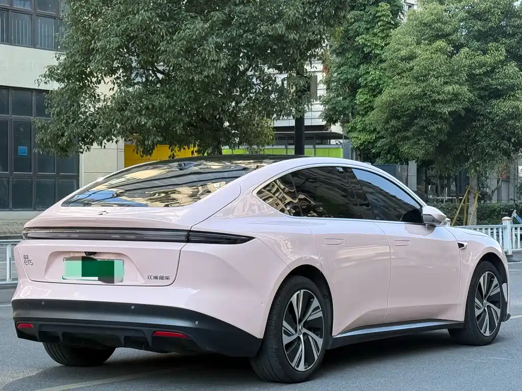 NIO NIO ET5