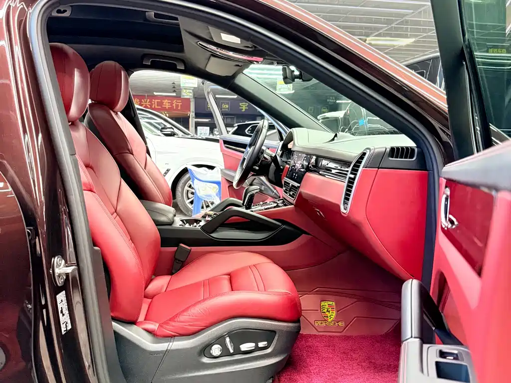 Porsche Cayenne — миниатюра 12