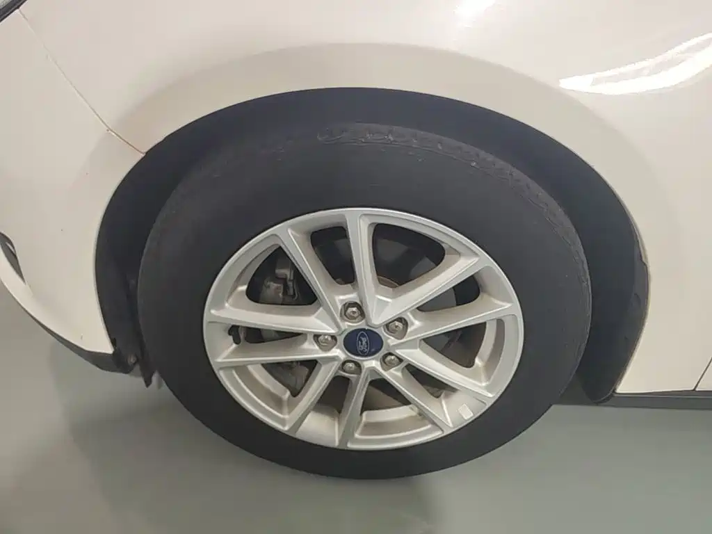Ford Focus — миниатюра 23