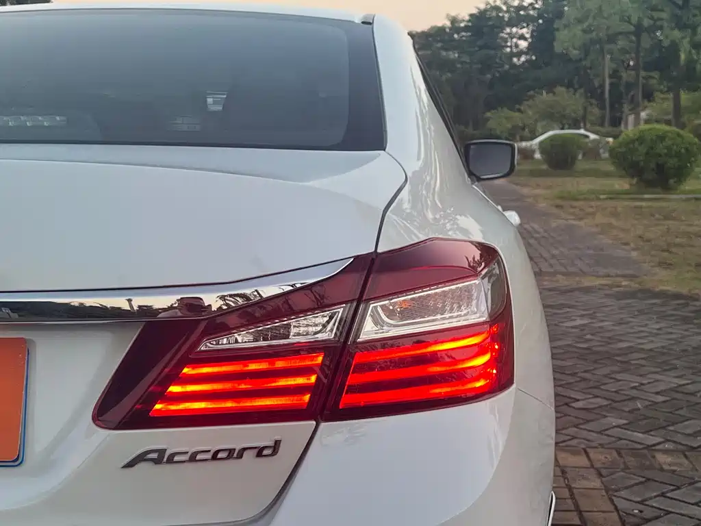 Honda Accord — миниатюра 19