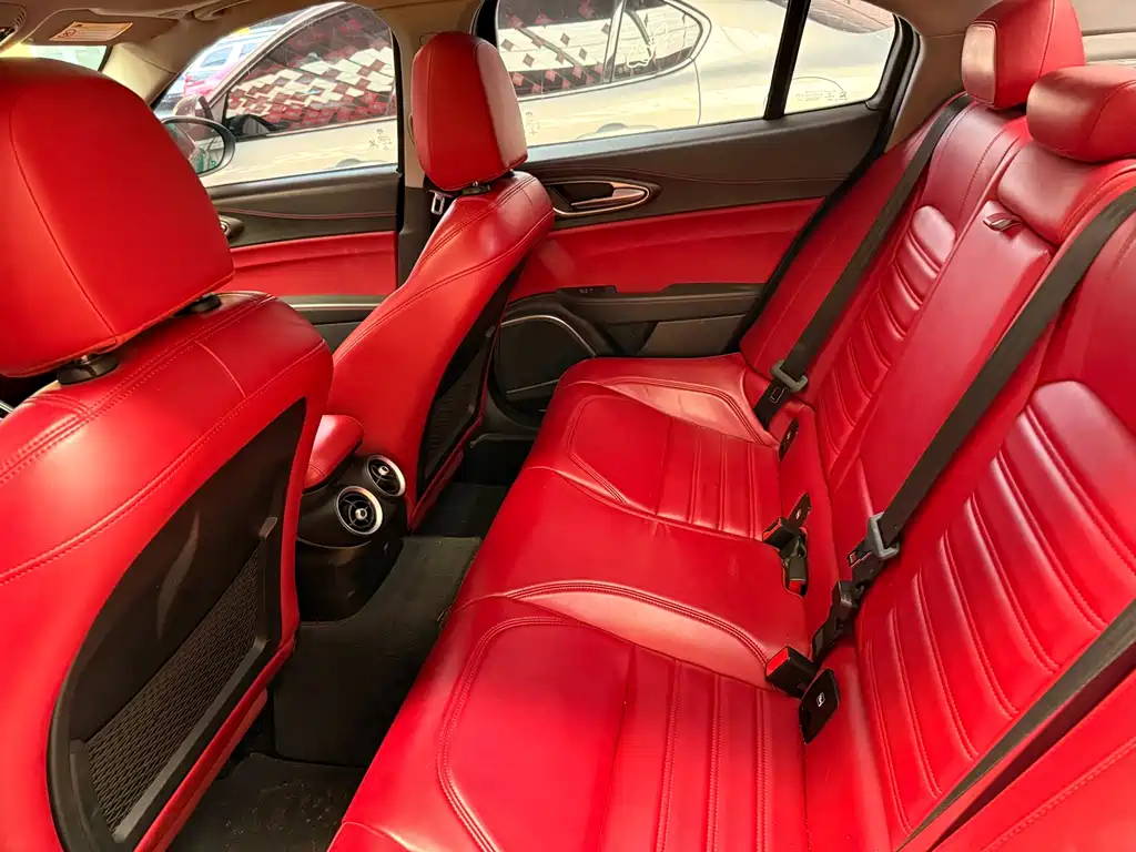 Alfa Romeo Giulia — миниатюра 6