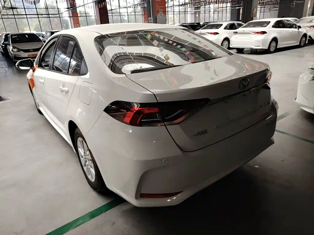 Toyota Corolla — миниатюра 5