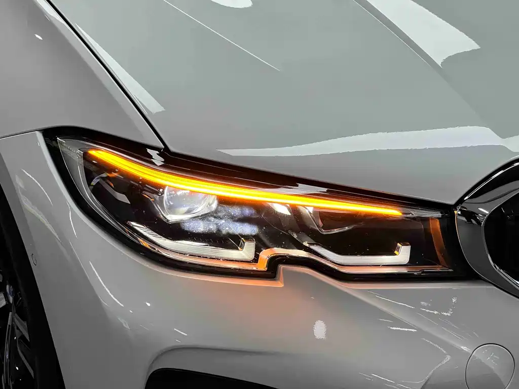 BMW 3 Series — миниатюра 11