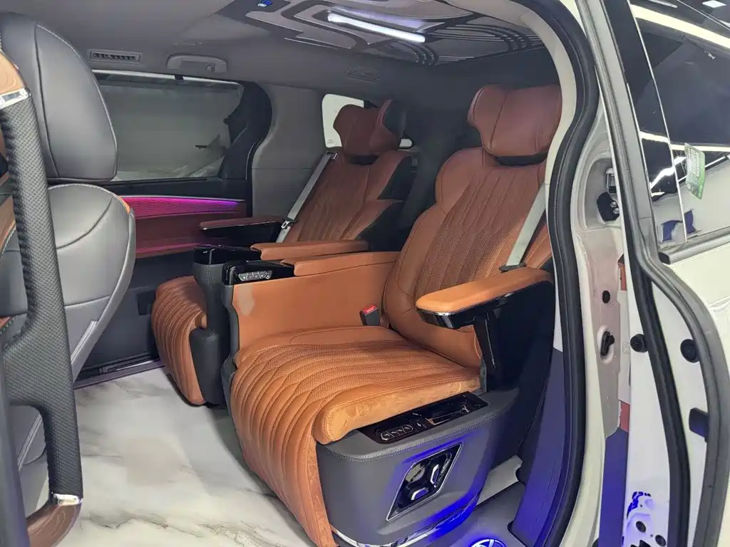 Toyota Sienna — миниатюра 22