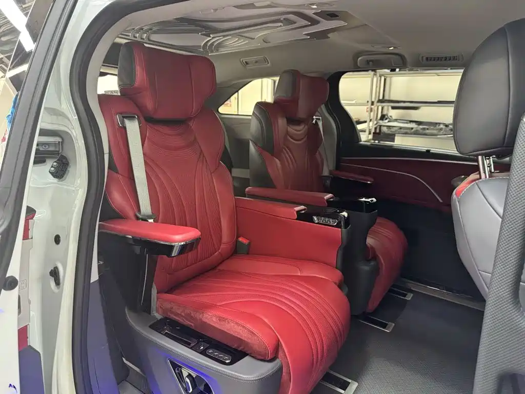 Toyota Sienna — миниатюра 6