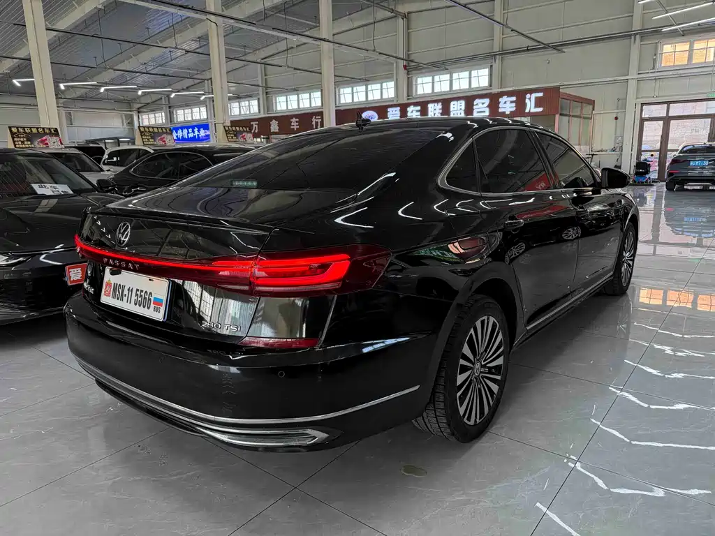 VOLKSWAGEN PASSAT