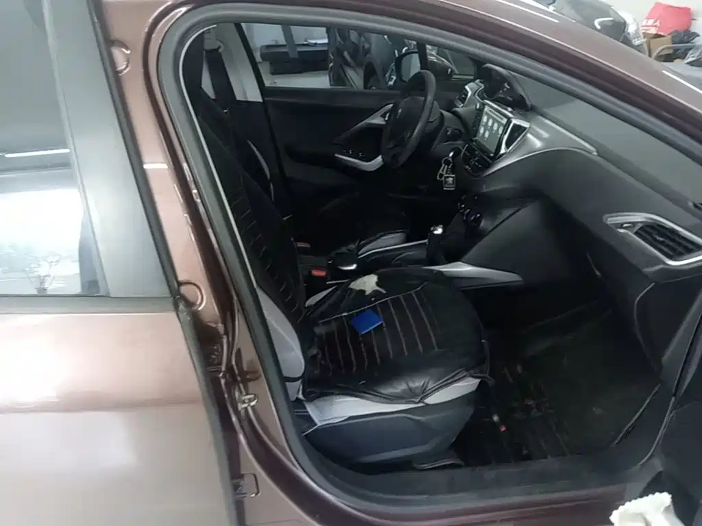 Peugeot 2008 — миниатюра 25