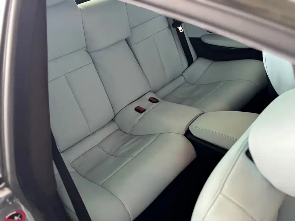 BMW M6 — миниатюра 13