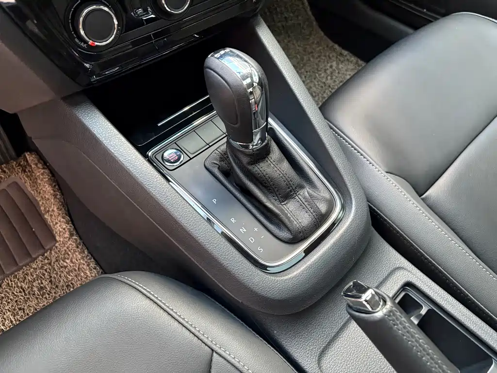 Volkswagen Sagitar — миниатюра 9