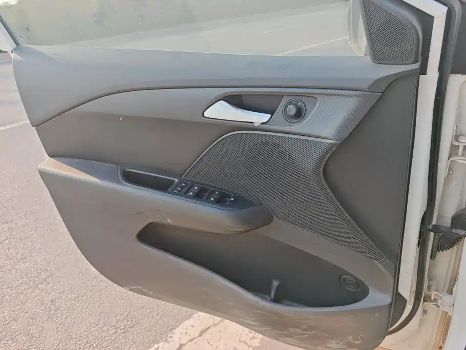 Chevrolet Cavalier — миниатюра 7