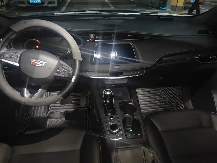 Cadillac XT4 — миниатюра 12