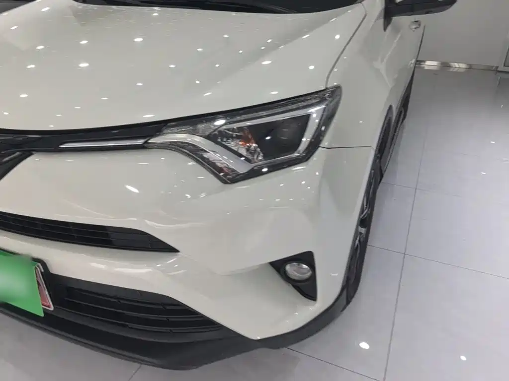 Toyota RAV4 — миниатюра 24