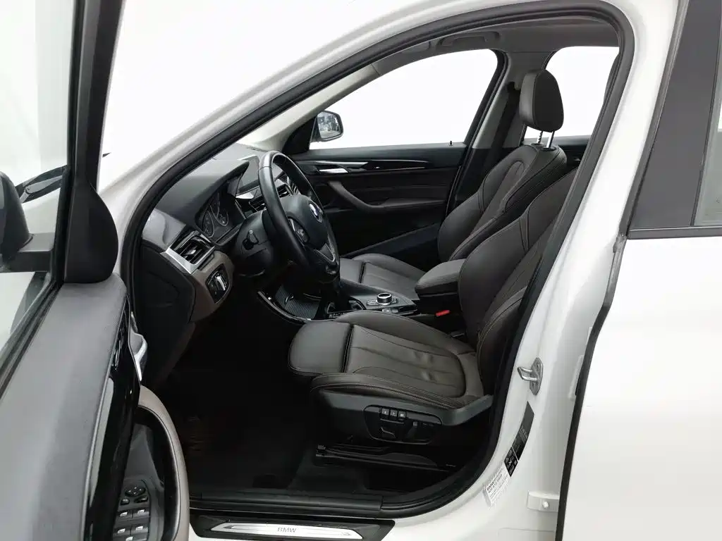 BMW X1 — миниатюра 10