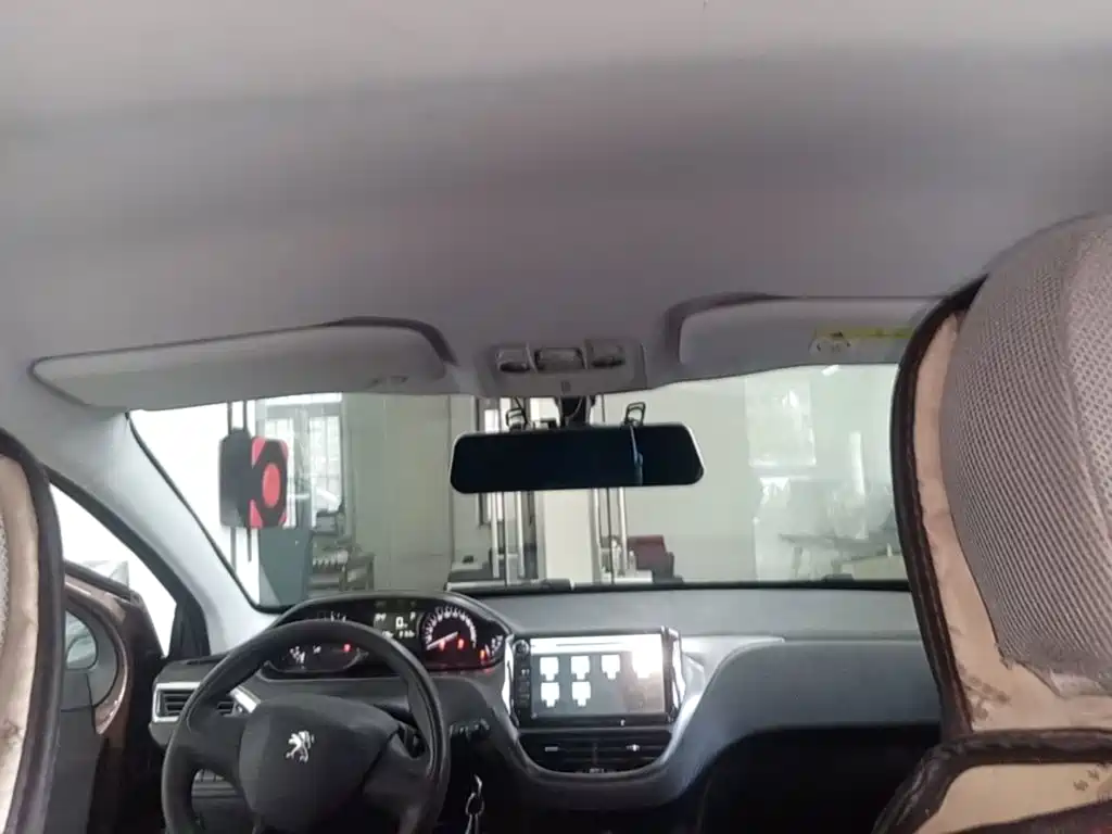 Peugeot 2008 — миниатюра 18