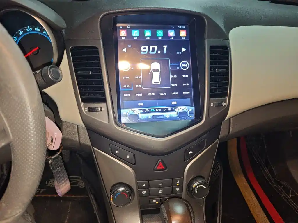 Chevrolet Cruze — миниатюра 14