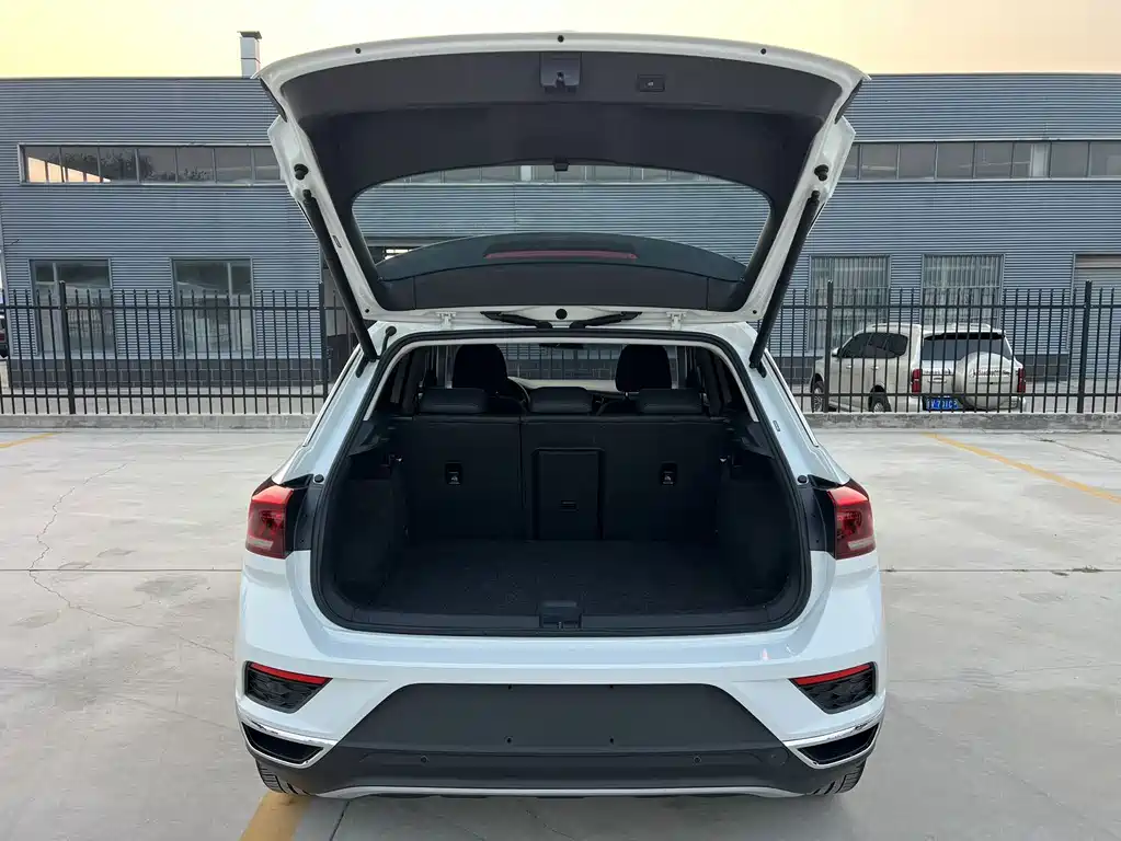 Volkswagen T-Roc — миниатюра 7