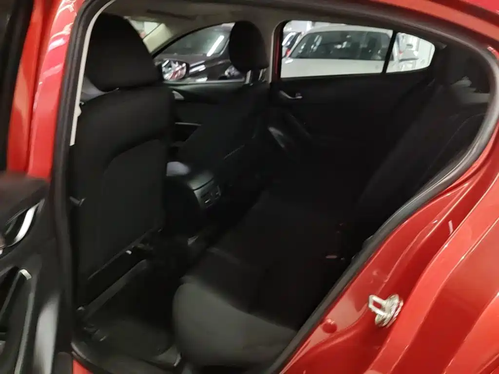 Mazda 3 Axela — миниатюра 17