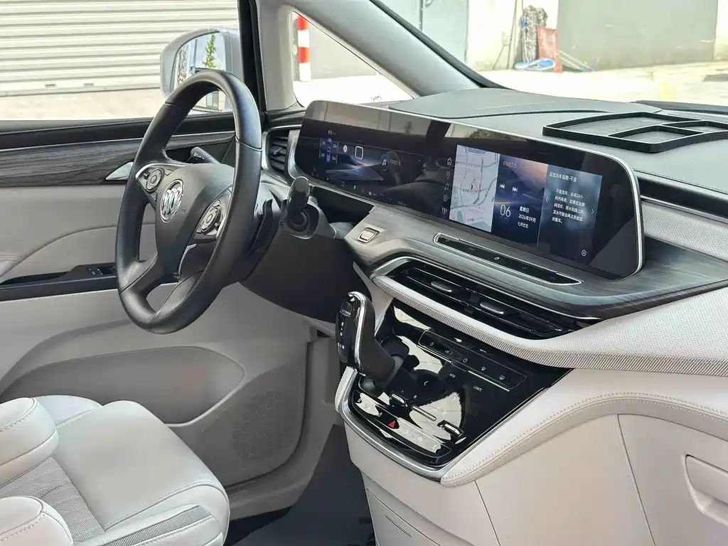 Buick GL8 — миниатюра 7