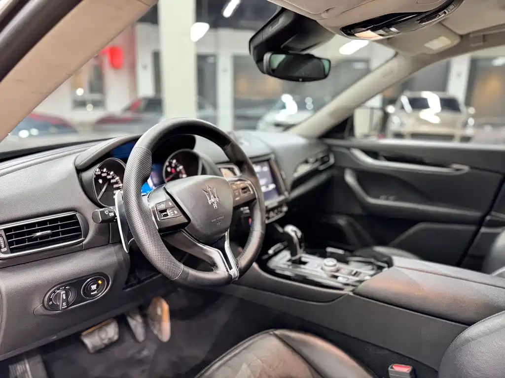 Maserati Levante — миниатюра 8
