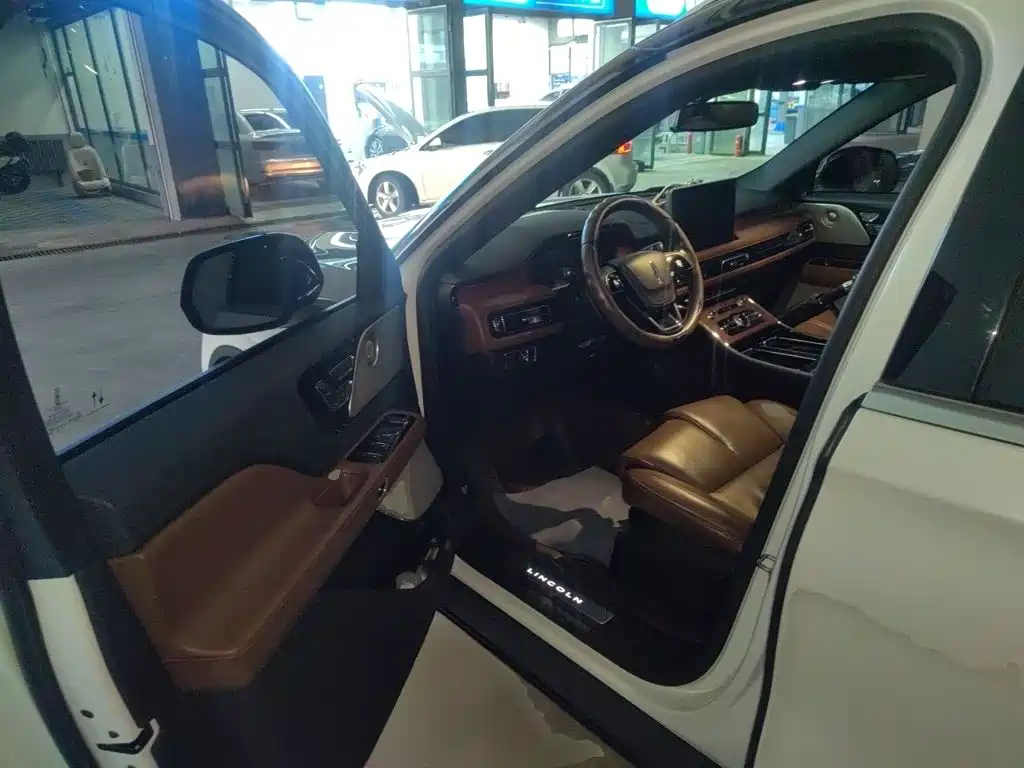 Lincoln Aviator — миниатюра 12