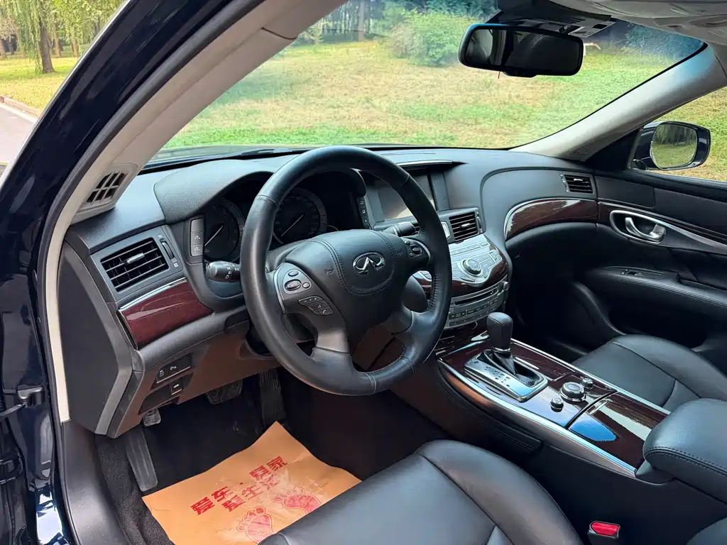 Infiniti Q70 — миниатюра 8