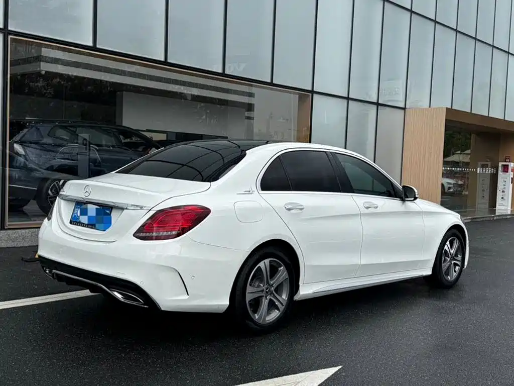 Mercedes-Benz C-Class — миниатюра 7