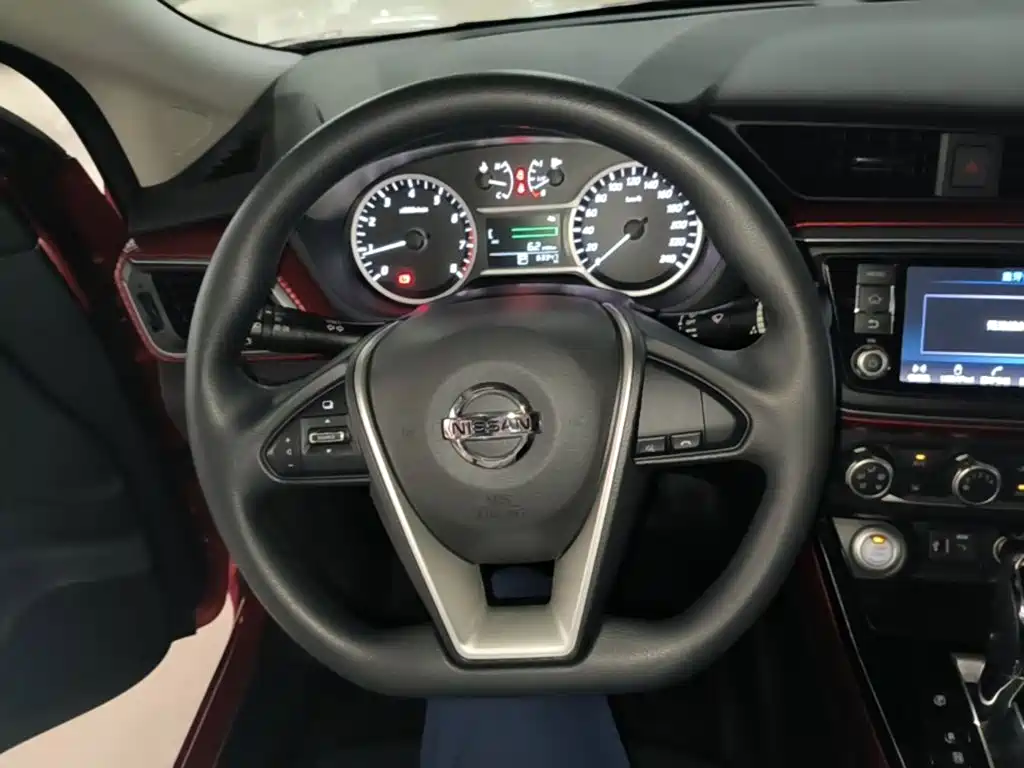 Nissan Bluebird — миниатюра 11
