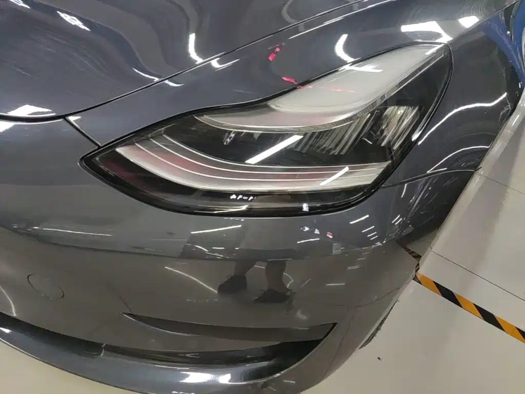 Tesla Model 3 — миниатюра 24