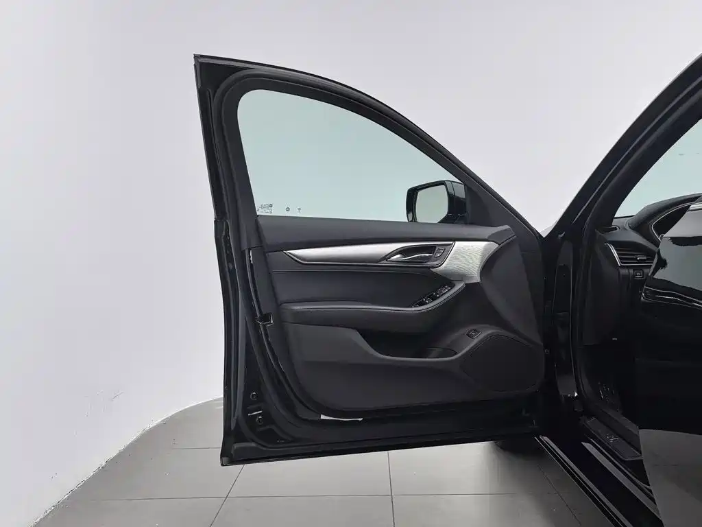 Cadillac CT5 — миниатюра 8
