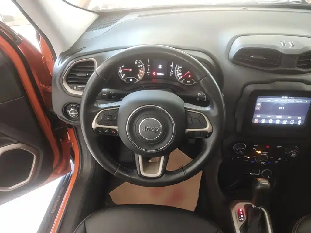 Jeep Renegade — миниатюра 11