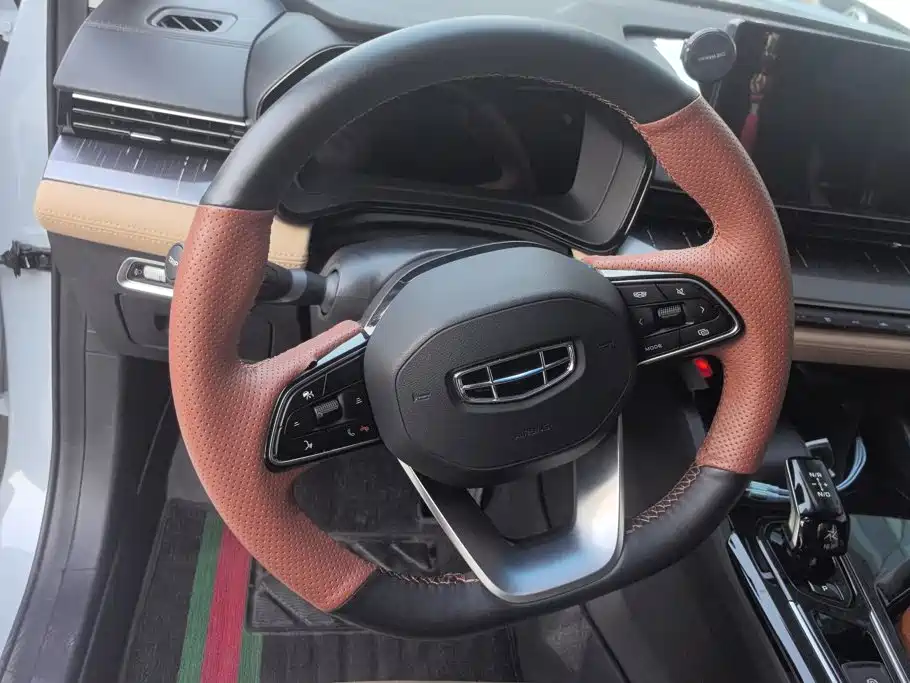 Geely L HiP — миниатюра 15
