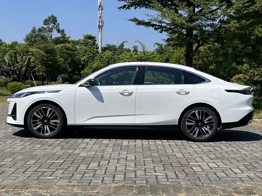 Changan Eado — миниатюра 7