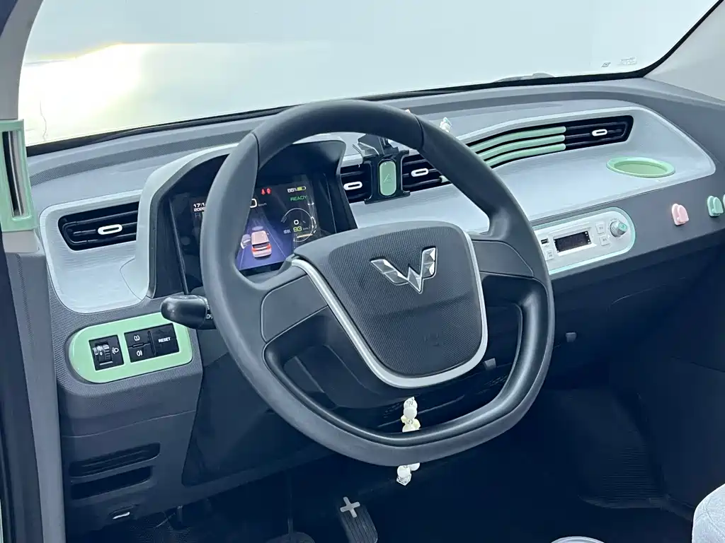 Wuling MINIEV — миниатюра 9
