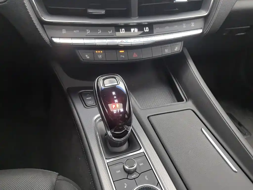 Cadillac CT5 — миниатюра 13