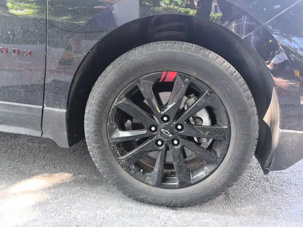 Chevrolet Equinox — миниатюра 24