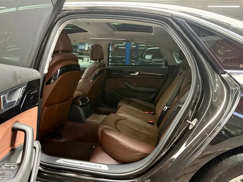 Audi A8 — миниатюра 8