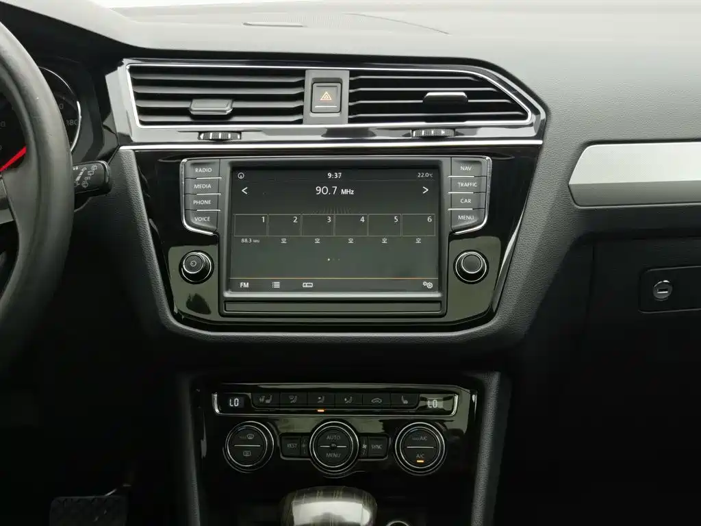 Volkswagen Tiguan L — миниатюра 12