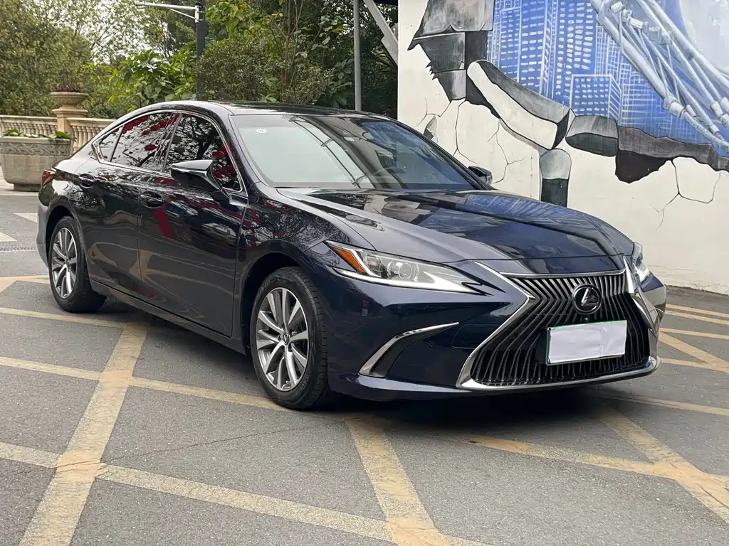 Lexus ES 2018 200 V
