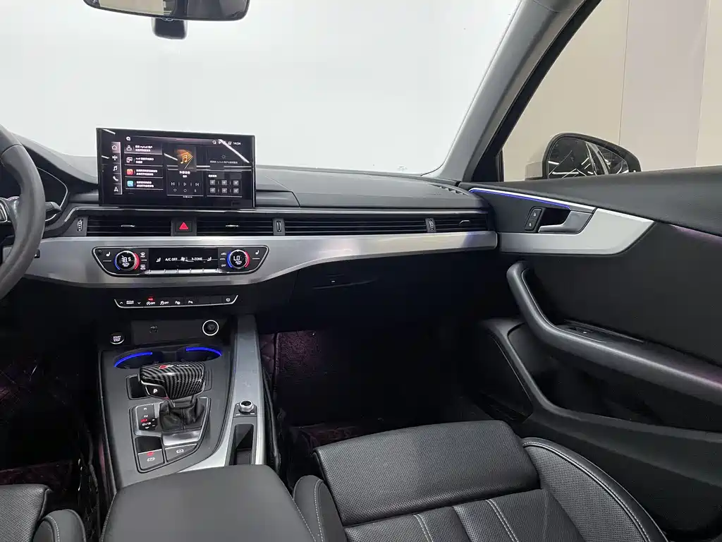 Audi A4L 2023 40 TFSI Luxury